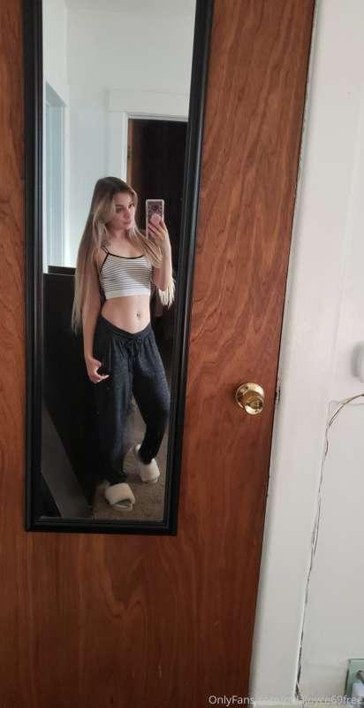 Psssst did you know I pull my tits out on my XXX OnlyFans? -..