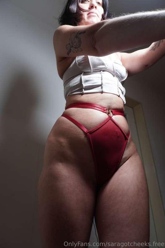 #Slimthick #cellulite #booty #pawg #thick #thong ➡️ @saragot..