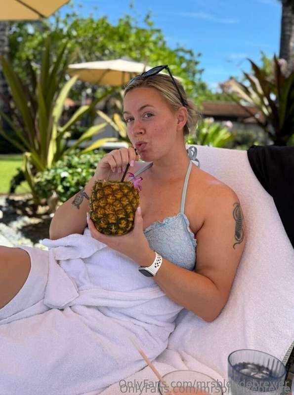 you know what they say about pineapple :)