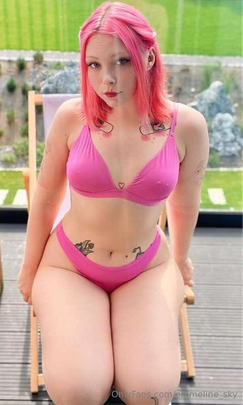This sexy 18 yo slut @luna_sotmoon is known for making fans ..