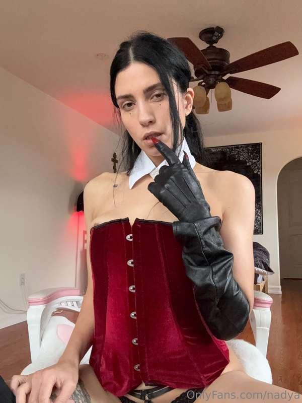 any idea why only one hand is wearing that glove? 😈