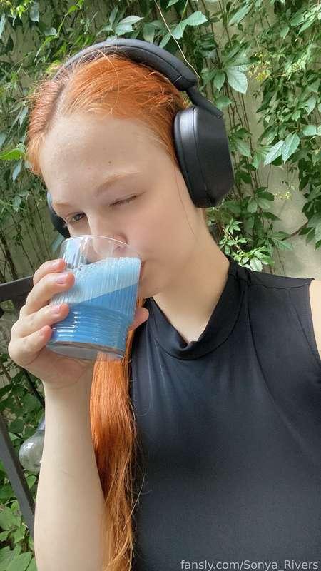 Recently, after training, I went to a cafe to try a new blue latte and I really liked it! 🥰 Would you try such a drink? 



#redhead #outdoor #ginger #lifestyle #bigboobs #cutie #blog #fyp #online #prettygirl