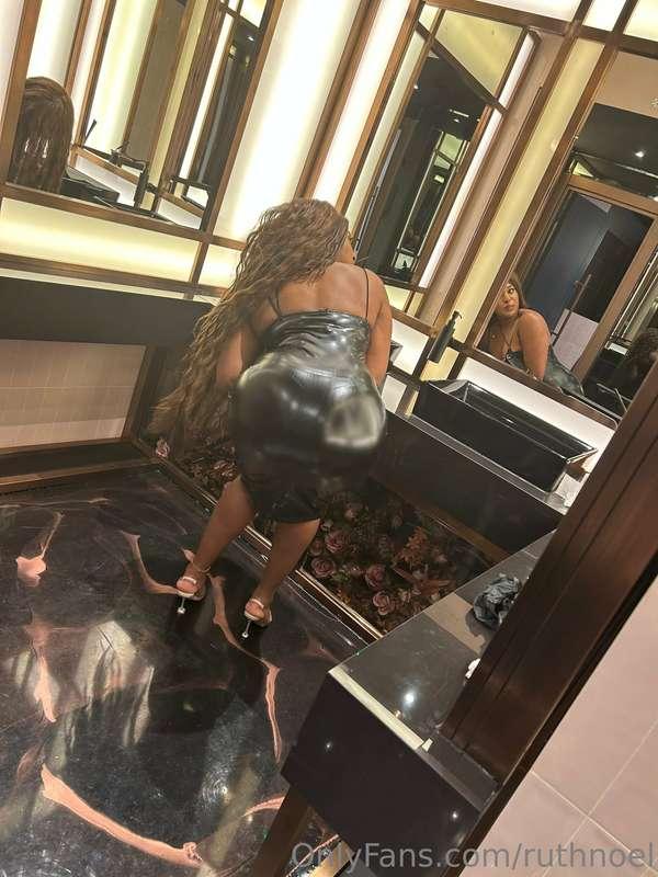 All shiny and round 😳❤️🔥🎂