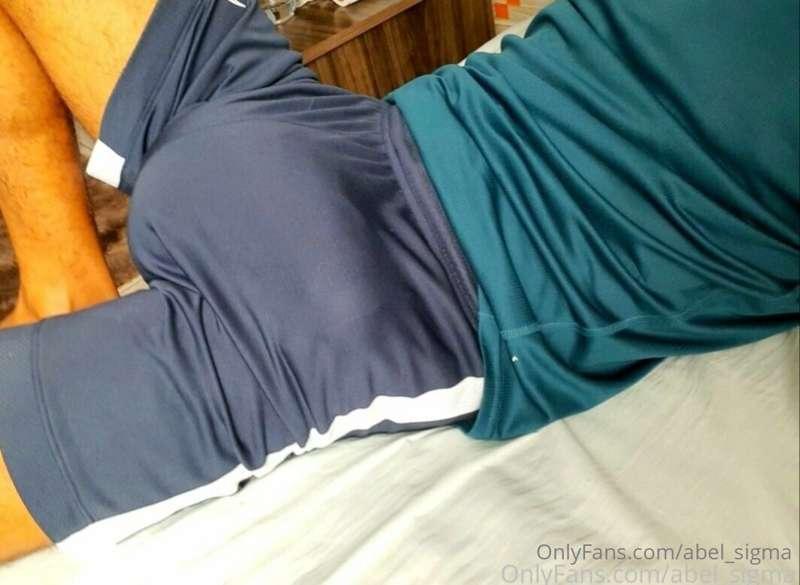 My heavy balls don't let me walk
I have a lot of cum today