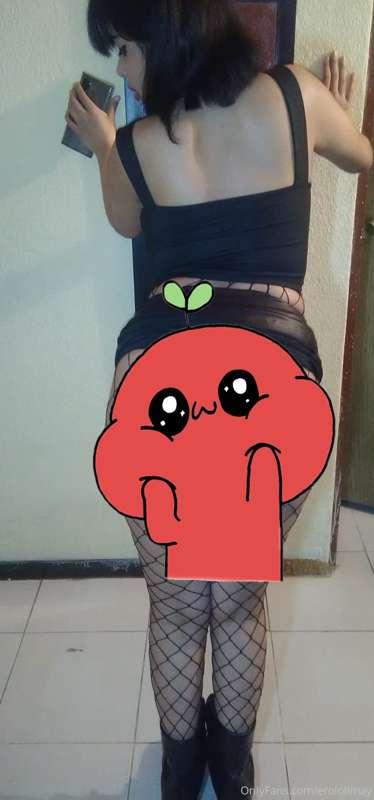 Holi senpai te dejo este pequeño set uwu de mi traserito en ..