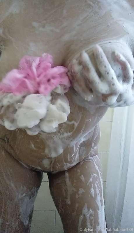 Come shower with me 💦💦💦6pics... have you ever take a bath an..