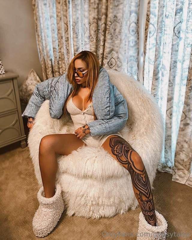 Tis the season!!! Merry Christmas babes, from me to you!!! L..