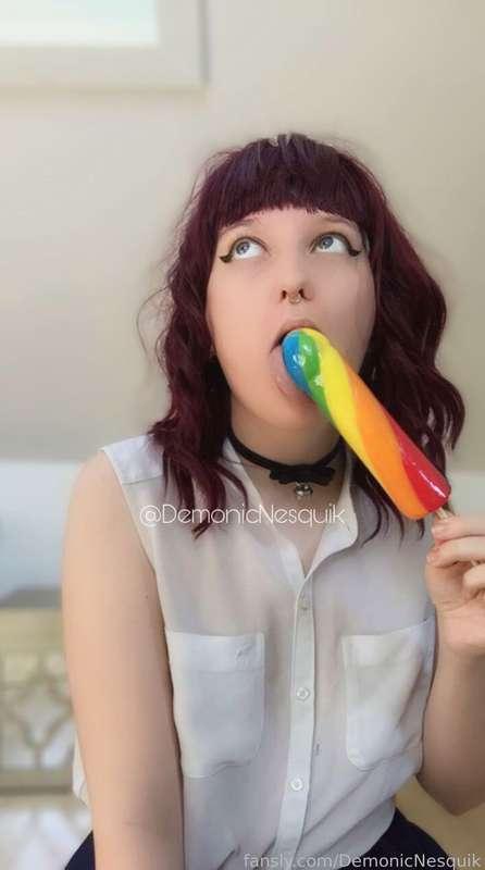 Sucking too hard on your lollipop 🍭
Or love’s gonna get you down 🎶 