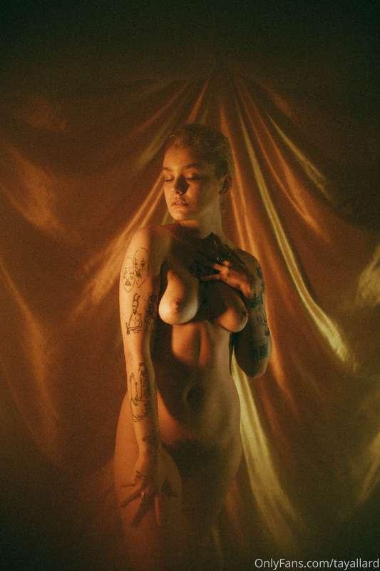 my boobs have NEEEVER looked as good as they do in that firs..