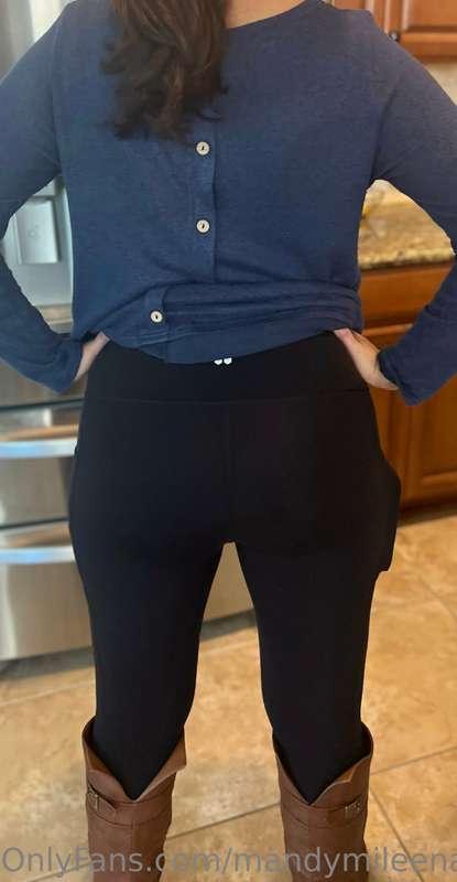 Hubby: “Your pants are a bit see thru today”

Me: 🍑