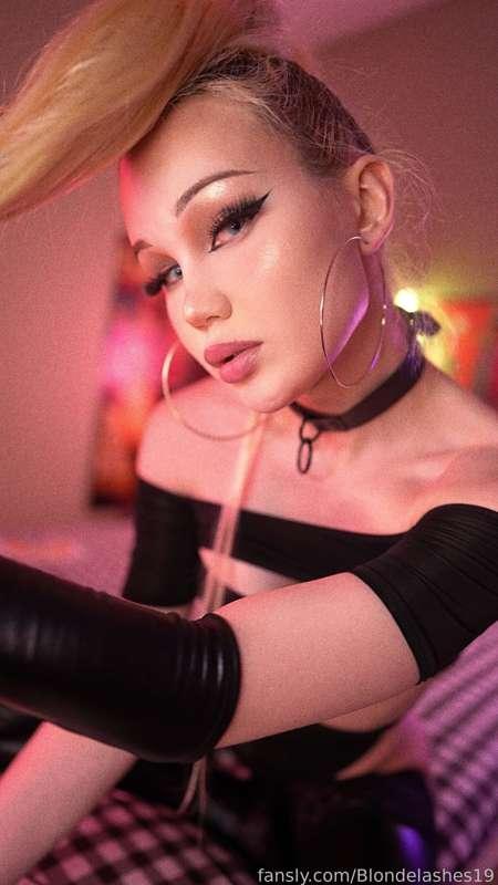 blondelashes19 image #15