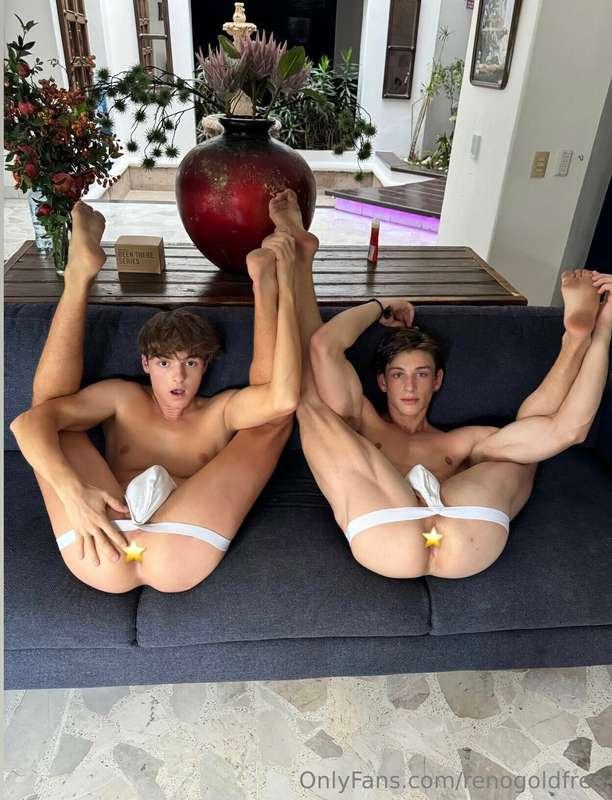 Which one you breeding first?
uncensored pic at @renogold
••..
