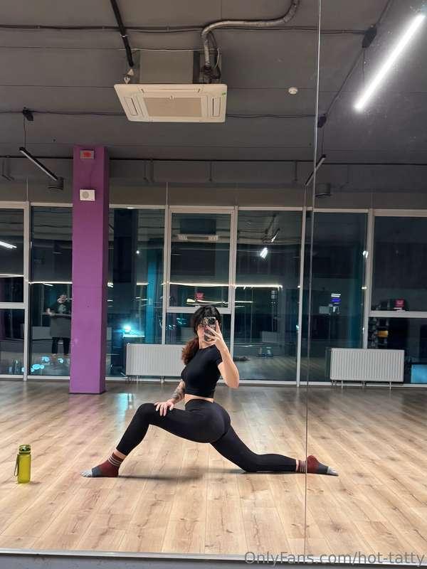 🌙🏋️‍♂️ Night gym is magic! Silence, freedom, full concentrat..