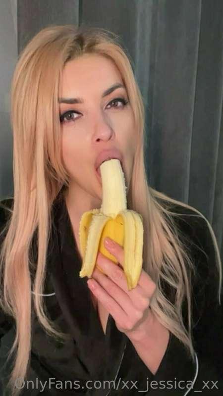 Will you feed me in this evening with Banana?🍌 or something ..