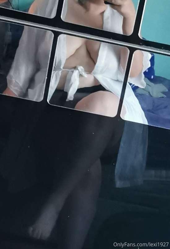 Just a morning tea 💕 little bit of a nip slip in the last ph..