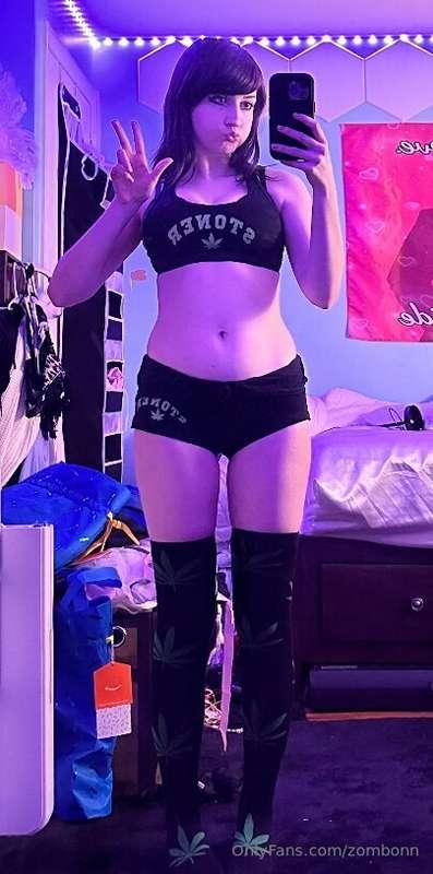 do u like my outfit? :O i had the fold the waist of the shor..