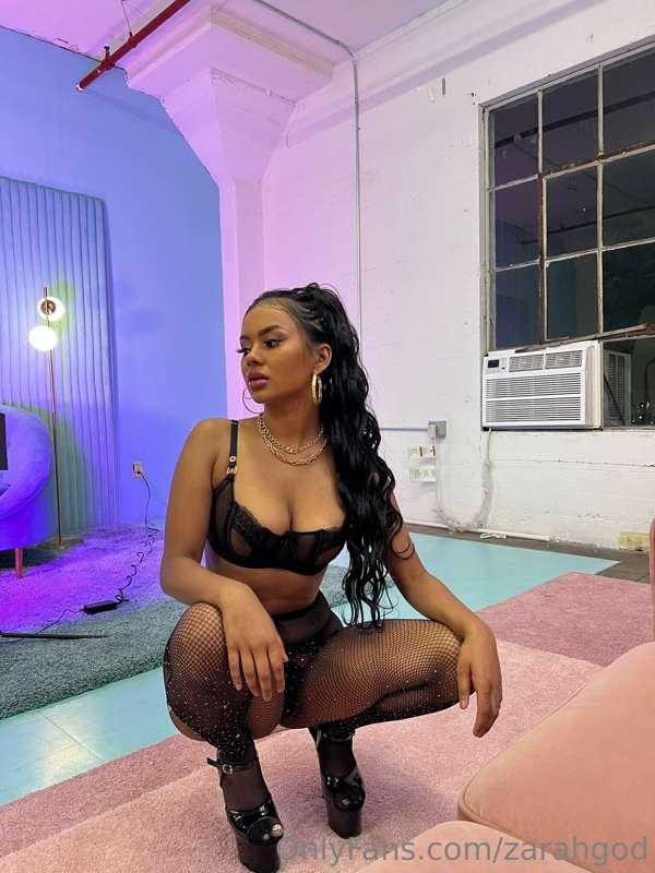 Is it the outfit, or are you just captivated by me?😜