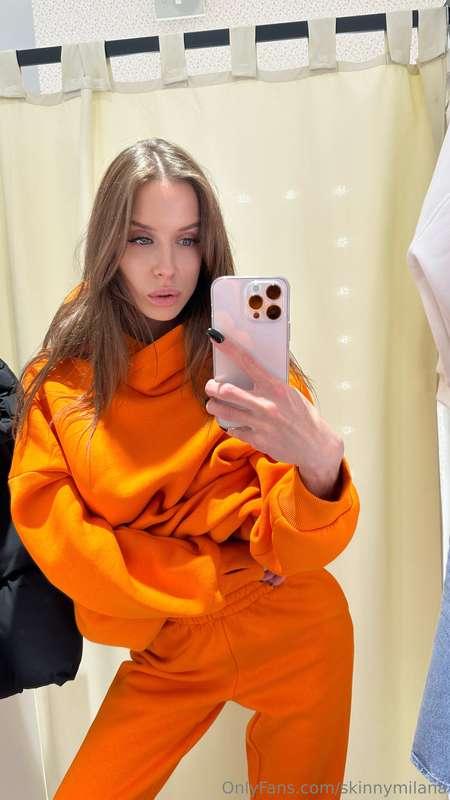 Got my new sweatshirt..getting ready to get sweat with you💦