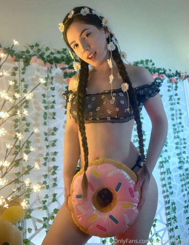 My donut hole needs filling 🥵