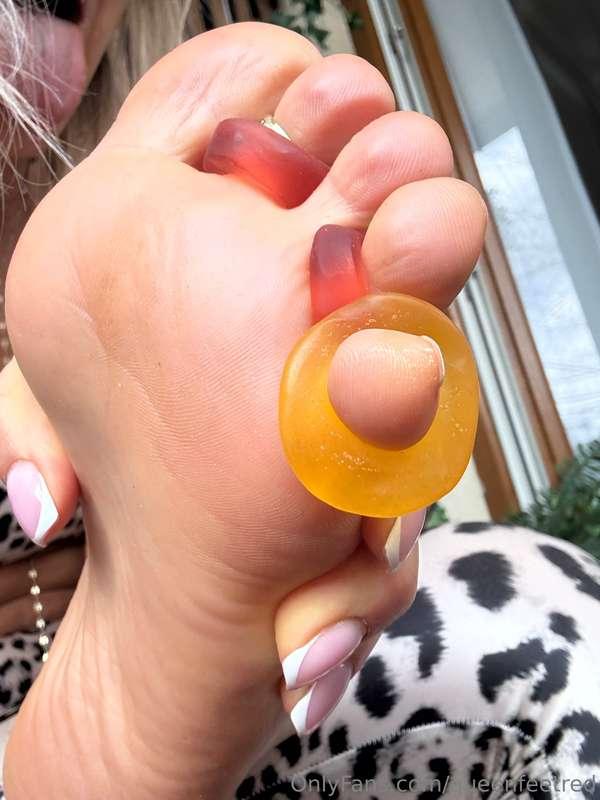 queenfeetred image #9