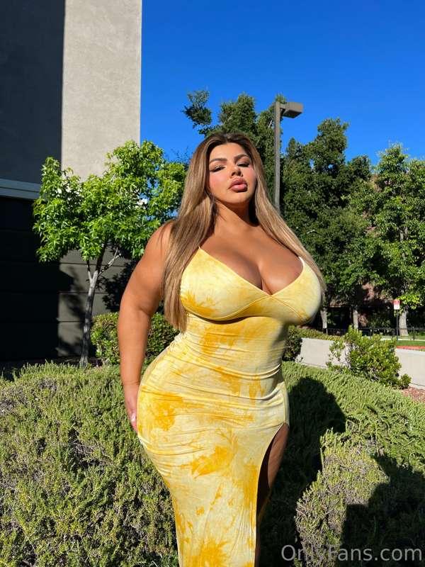 Am I curvy enough?