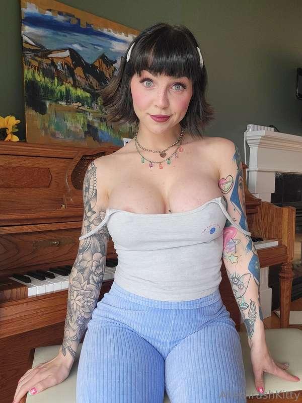 Boobies!!Do you prefer to suck them or play with them?Not su..