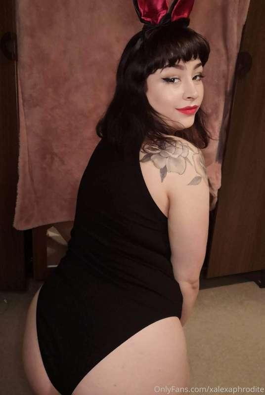 Like this post if you think I should post my BOOty more 🥰🥰