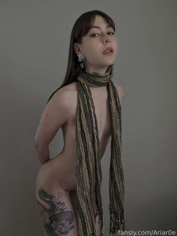 Does a scarf count as clothes?
No? ....I didn't think so (⁠≧⁠▽⁠≦⁠)