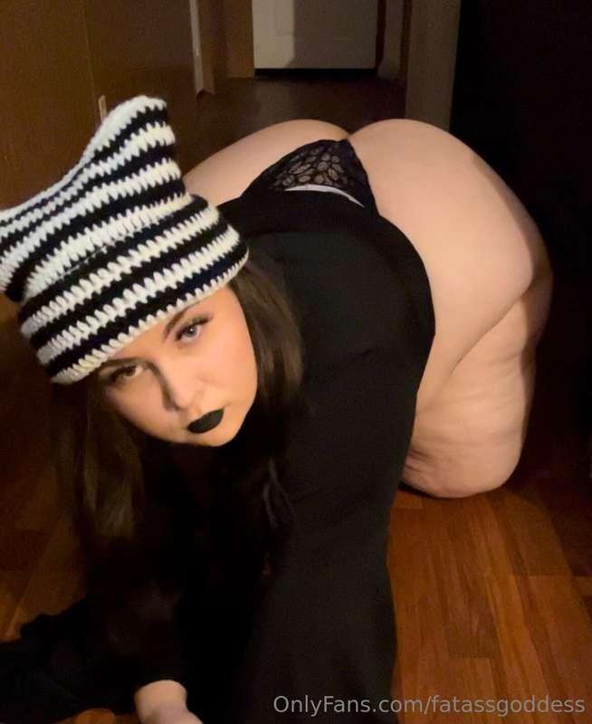 Craving you behind me right now 