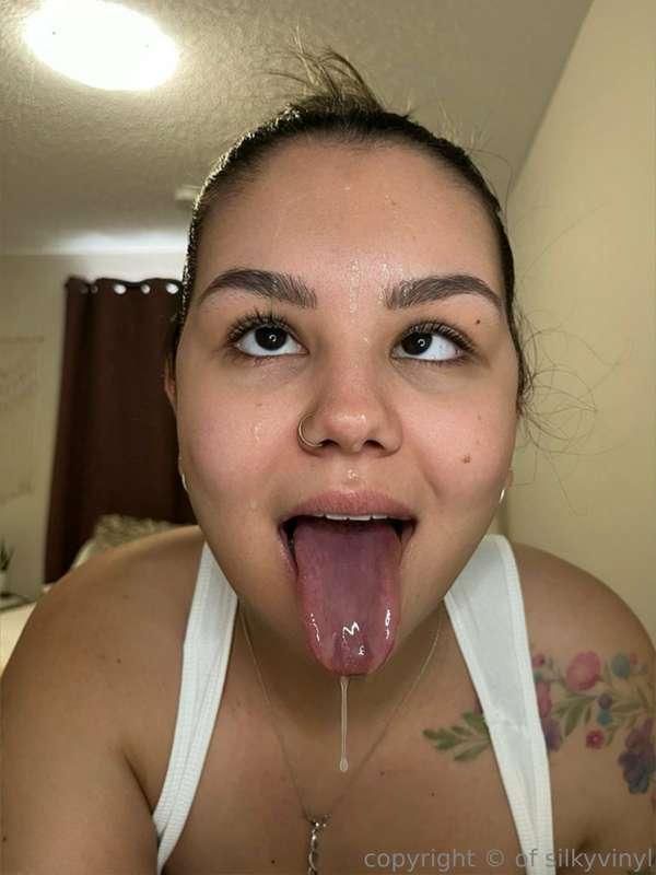 I <3 warm cum on my face
Enjoy these photos while you wait f..