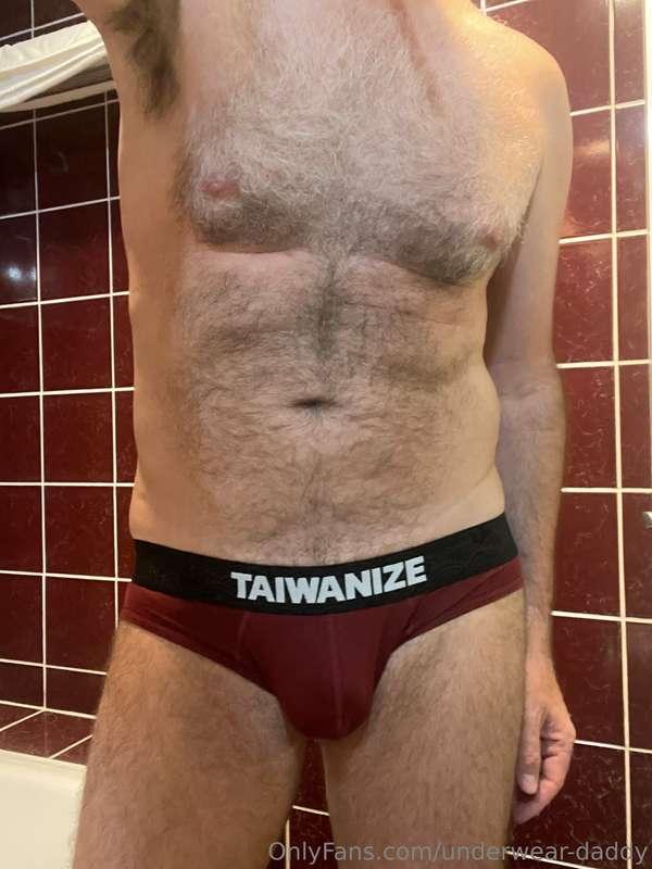 Getting furry. #daddy #gay #sexy #daddy #underwear #taiwaniz..