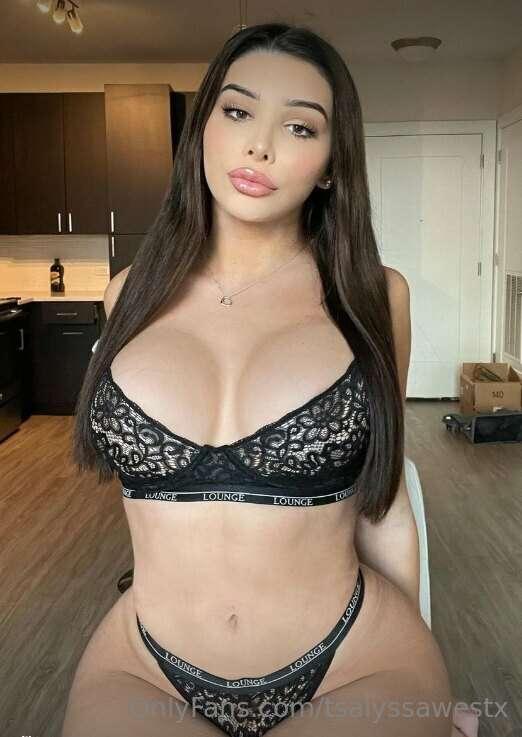 DM me 💌 and tell me what fantasy play out in your mind when ..