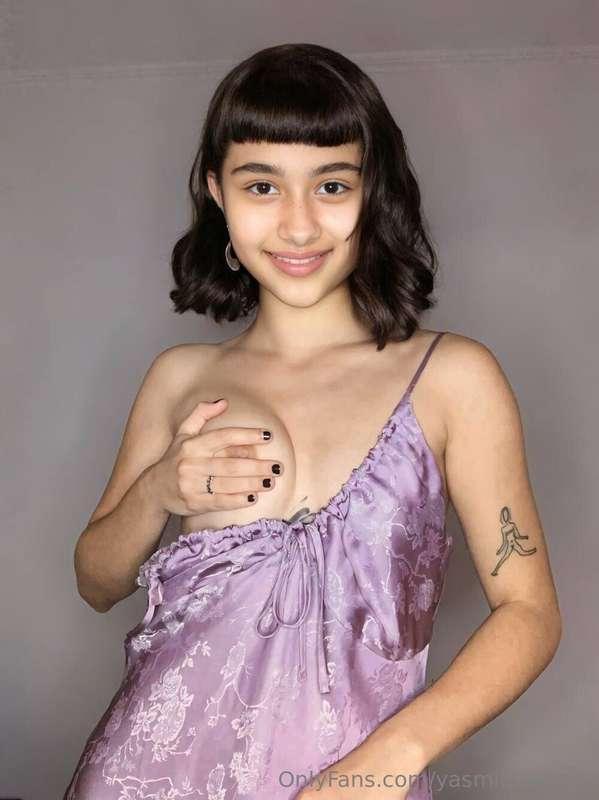 Little cutie @hristyna is 20 years just turned old🤤 She love..