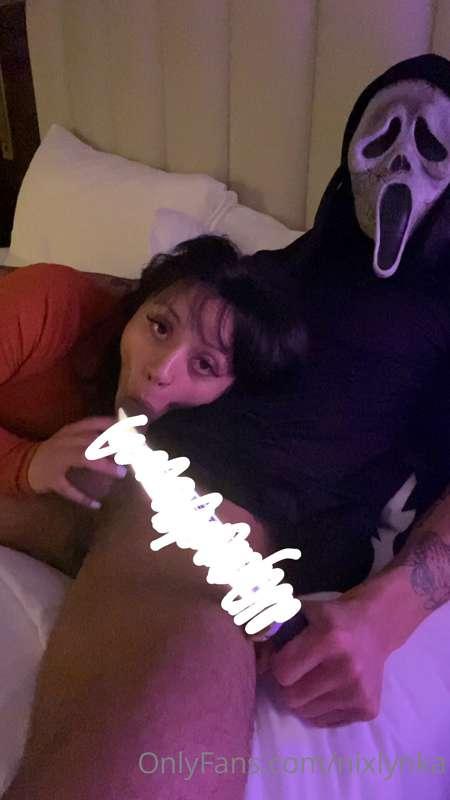 Ghostface has a nice BBC 😜😜😈 maybe I’ll have to fuck him heh..