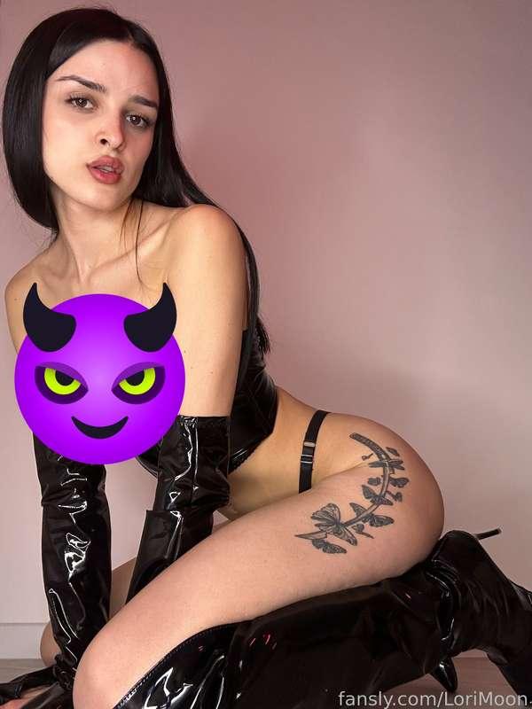 lorimoon image #1
