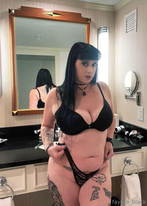 Part one of the hotel shoot…. 😘Part two on Thursday 