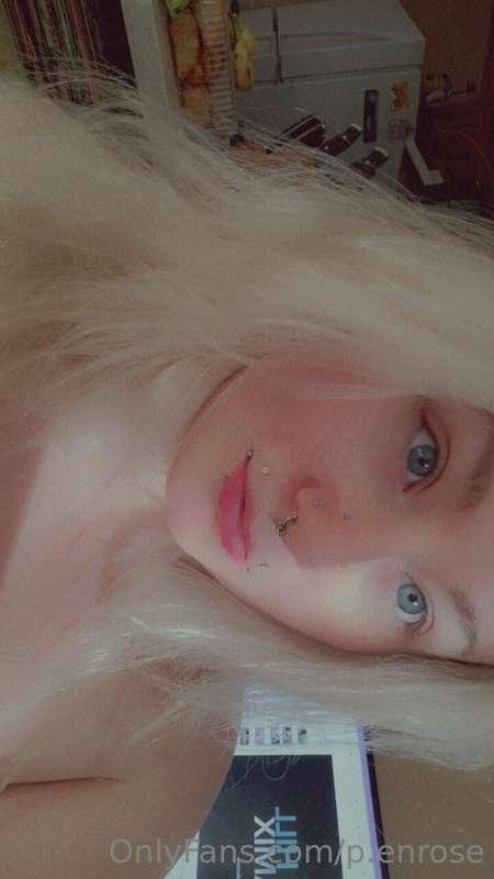 I'm freshly single! Watch me hang upside down fully nude on ..