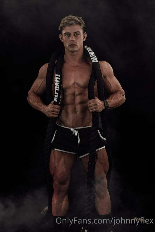 Comment below if you’d like to have a 1 on 1 photoshoot toge..