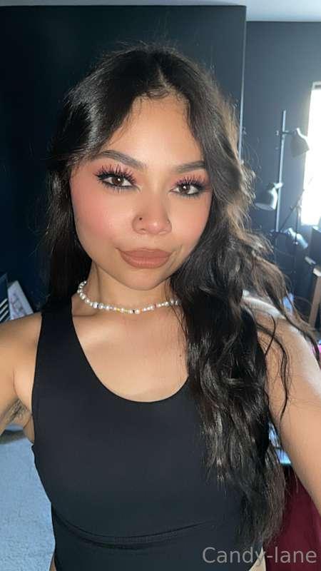 Happy hump day! Hope you have a load ready for my face 🥰