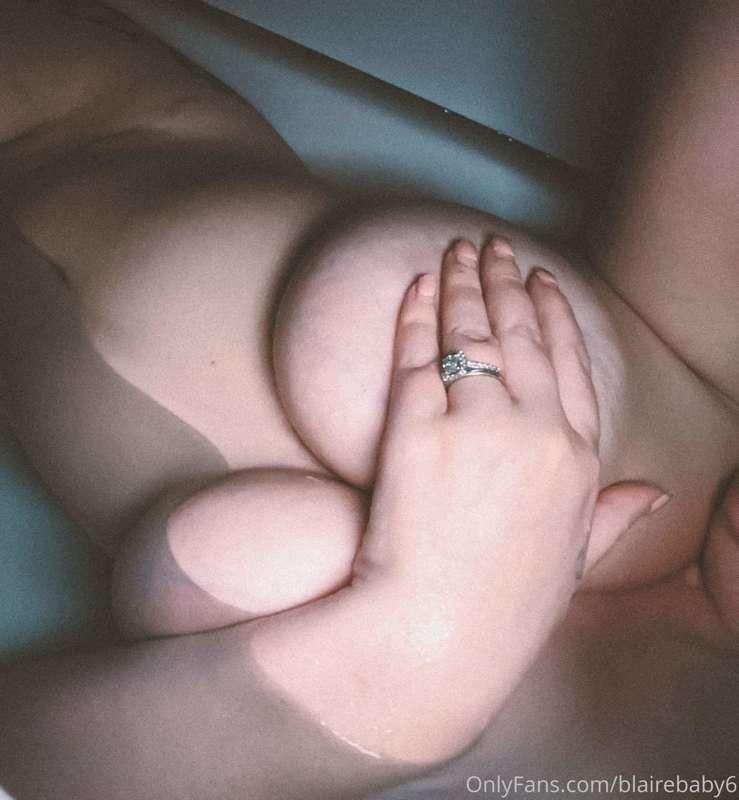 💦💦 taking special requests in my messages