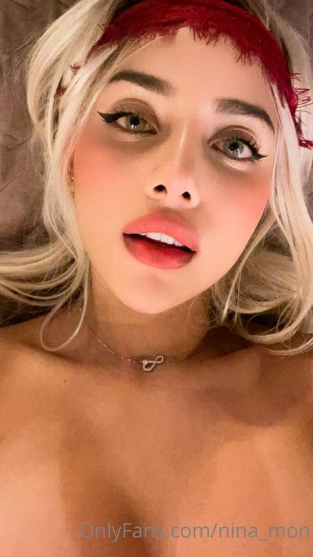 𝑰 𝒓𝒆𝒂𝒍𝒍𝒚 𝒍𝒊𝒌𝒆 𝒉𝒐𝒘 𝑰 𝒍𝒐𝒐𝒌 𝒊𝒏 𝒕𝒉𝒊𝒔 𝒑𝒉𝒐𝒕𝒐? 𝑫𝒐 𝒚𝒐𝒖 𝒍𝒊𝒌𝒆 𝒊𝒕?
𝑴𝒆 𝒈..