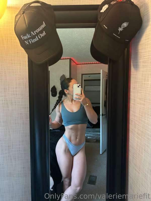 Happy Sunday! 
Getting ready for some rest day yogaaa 🧘🏻‍♀️😌