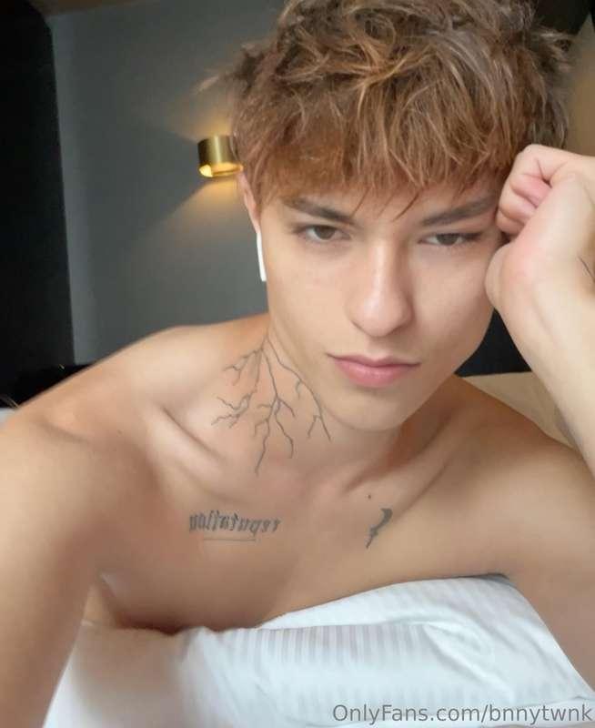 what are you lookinh at, baby boy?😍