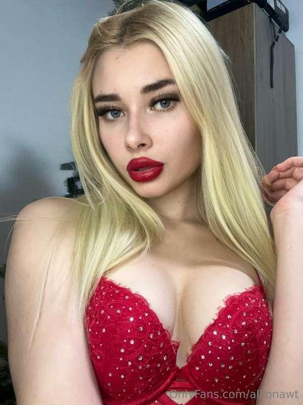 🌹🌹🌹 @nikkiesparkle 🌹🌹🌹💋Do you want to taste my sweet lips?💋🔥..