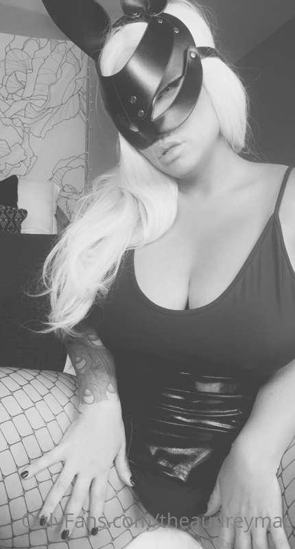 come put your face between my thighs