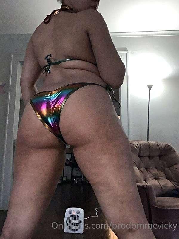 Who’s sending for new bikinis for me tap into your soul with..