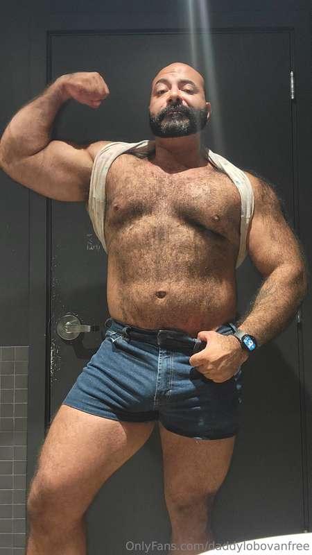 Here's a fun little photo shoot and video I made while in th..