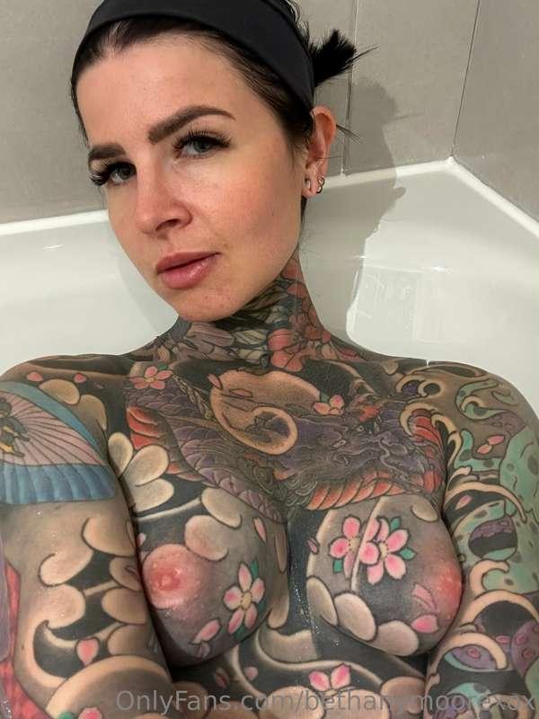 Bath time with me? 💦