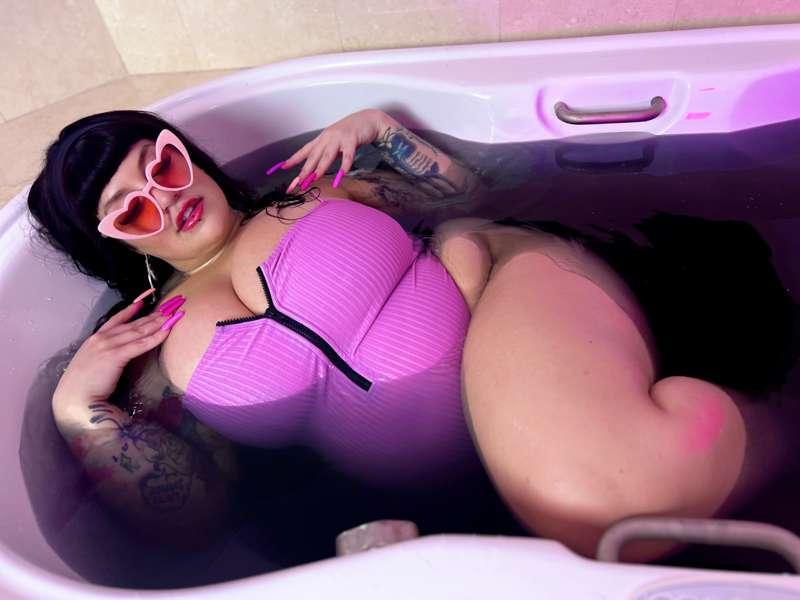 marilynmilkedme image #2
