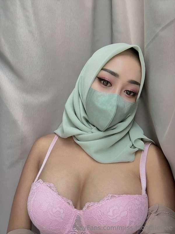 Envie de découvrir mon amie et ses talents cachés ?💦💦https:/..
